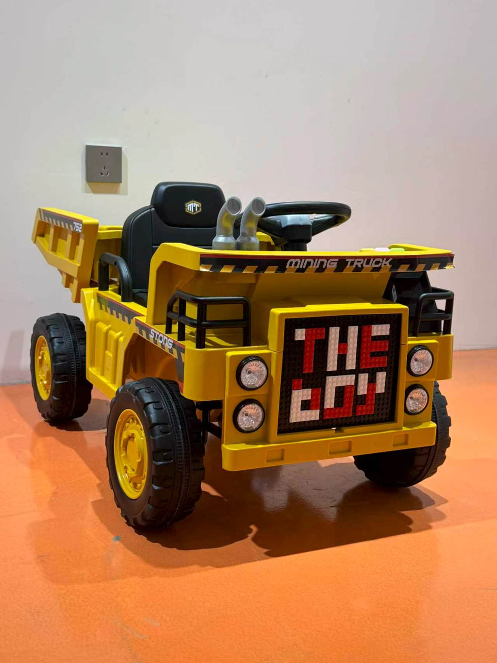 FUPOJH Kids Electric Construction Truck | 12V Ride-On Car with Remote Control | Dump Truck with Shovel | Bluetooth Speaker